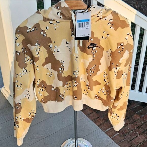 NIKE SPORTSWEAR CLUB FLEECE CROPPED WOMENS CAMO HOODIE MEDIUM NWT MSRP $70 - Picture 4 of 16